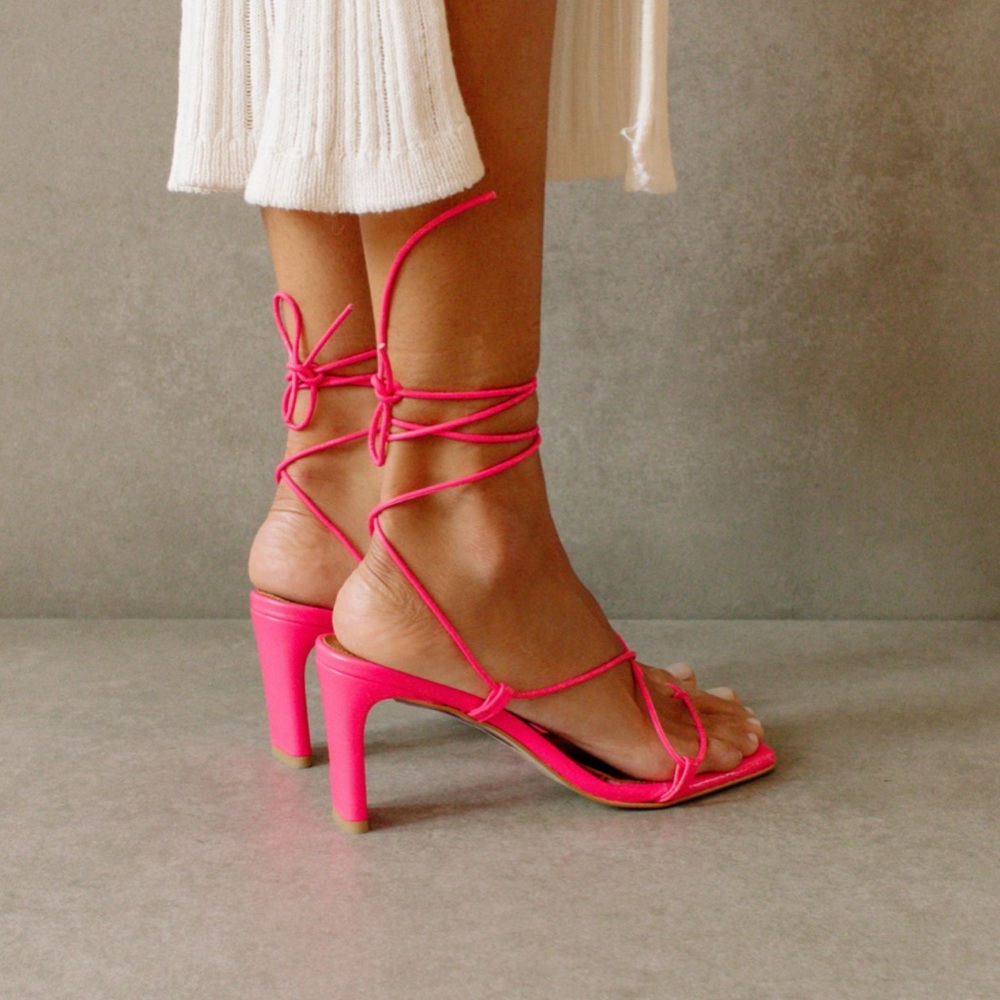 WORN ONCE Alohas Bellini - Magenta Leather Sandals